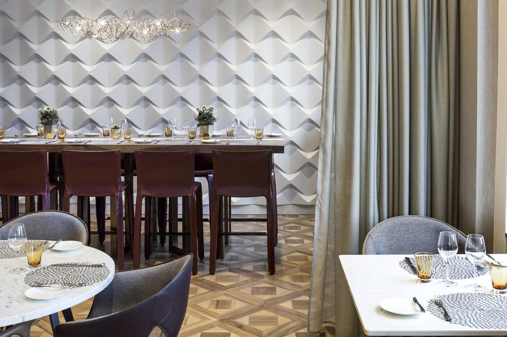 The Ritz-carlton De La Paix, Hotel Genebra